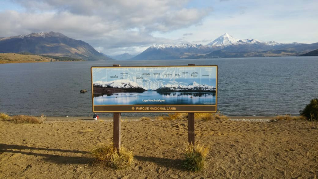 Lago Huechulafquen景点图片