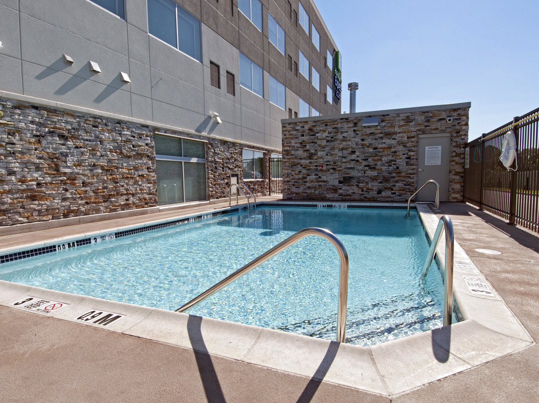 Holiday Inn Express & Suites Johnstown By IHG主图