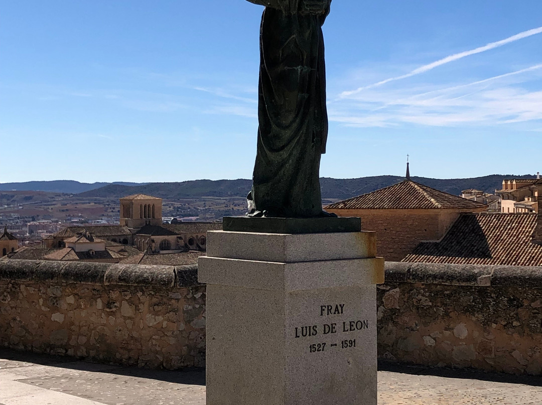Estatua Fray Luís de León景点图片