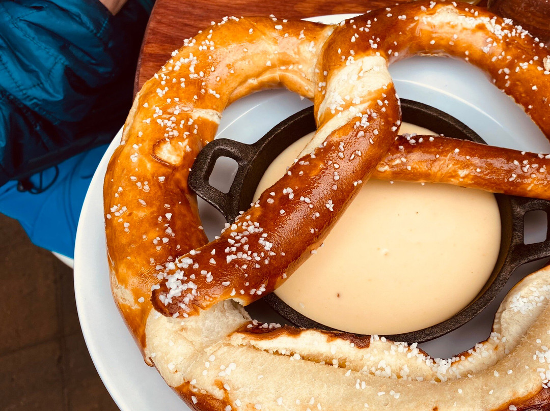 pflücke Bavarian Grillhaus & Biergarten