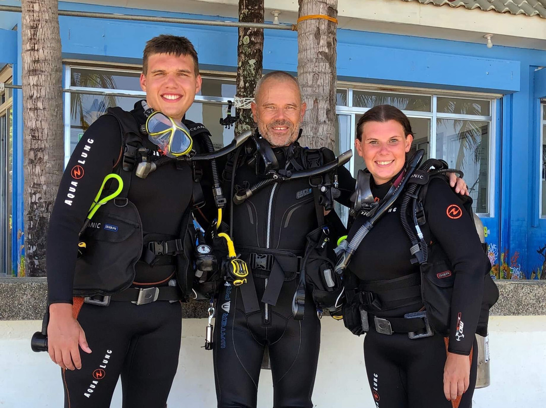 EACY Dive School景点图片
