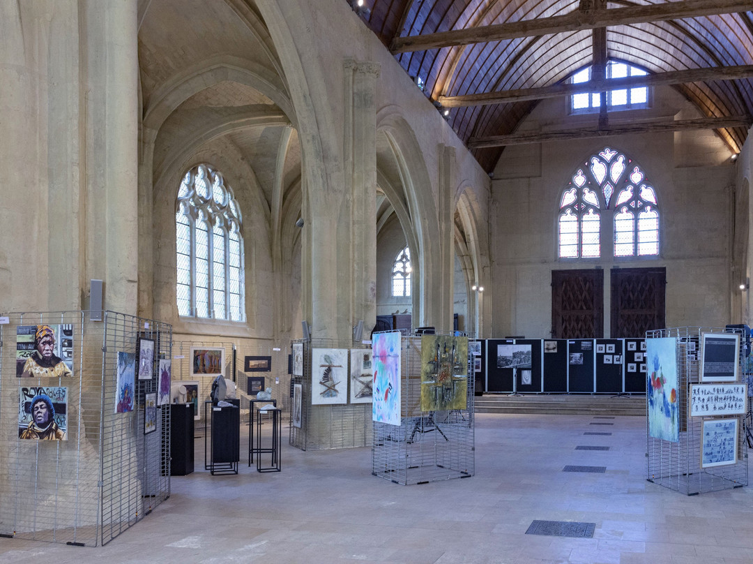 Eglise Saint Pierre-桑利斯必去景点