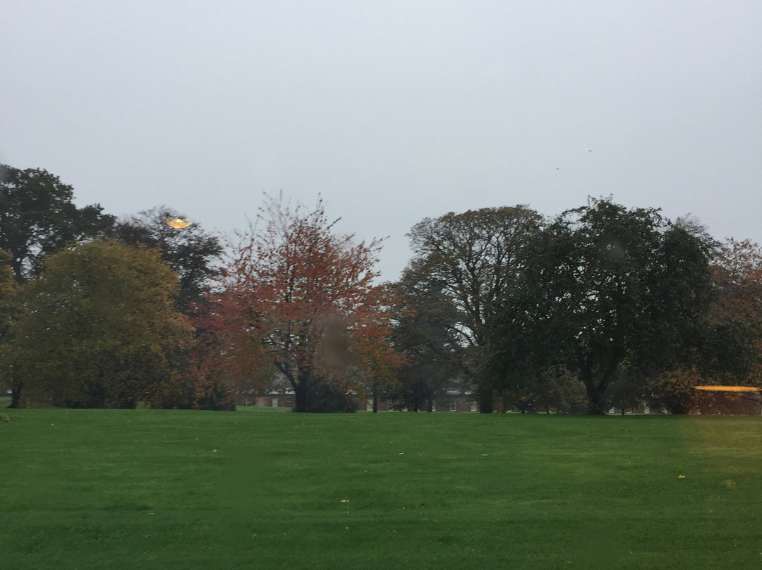 阿斯顿敦夫里斯酒店主图