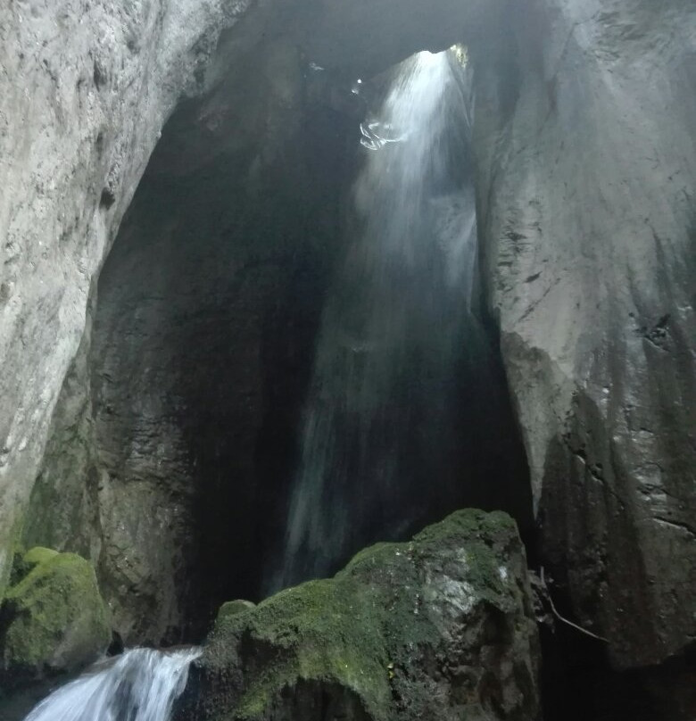 Duf Waterfall景点图片