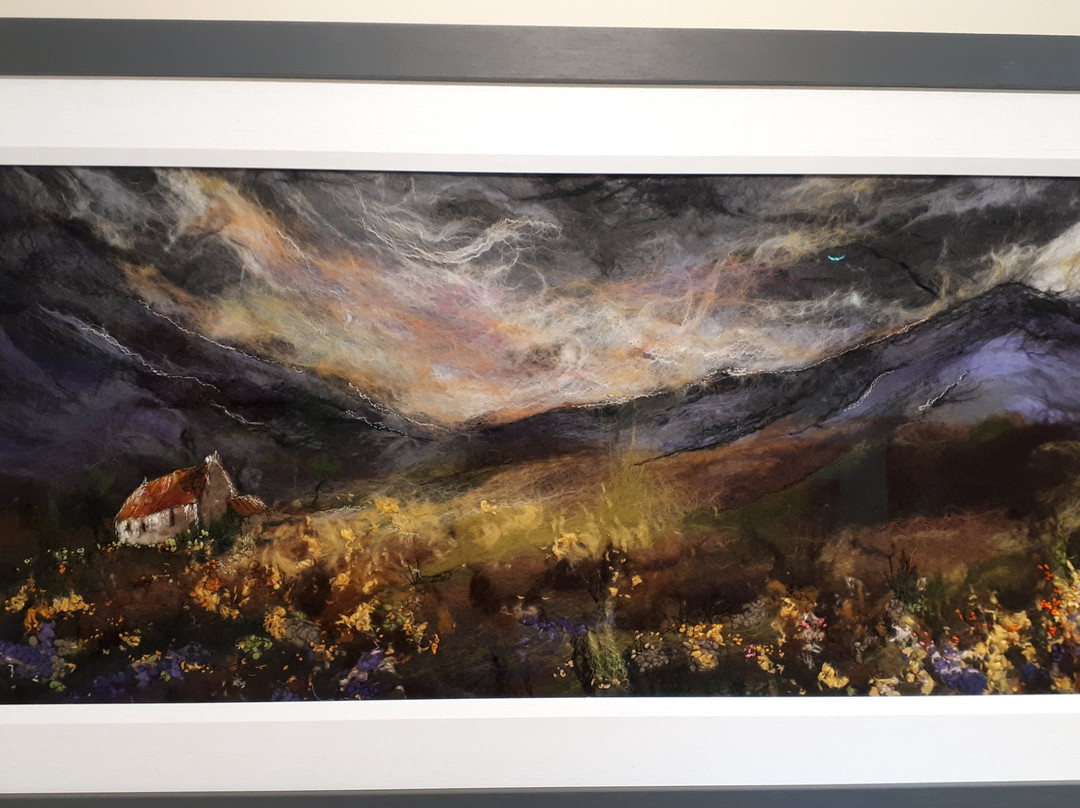 Moy Mackay Gallery-皮布尔斯必去景点
