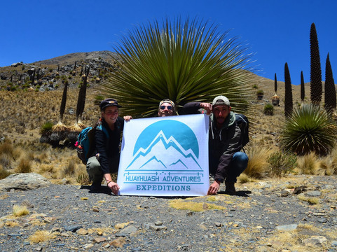 Huayhuash Adventures-瓦拉斯必去景点