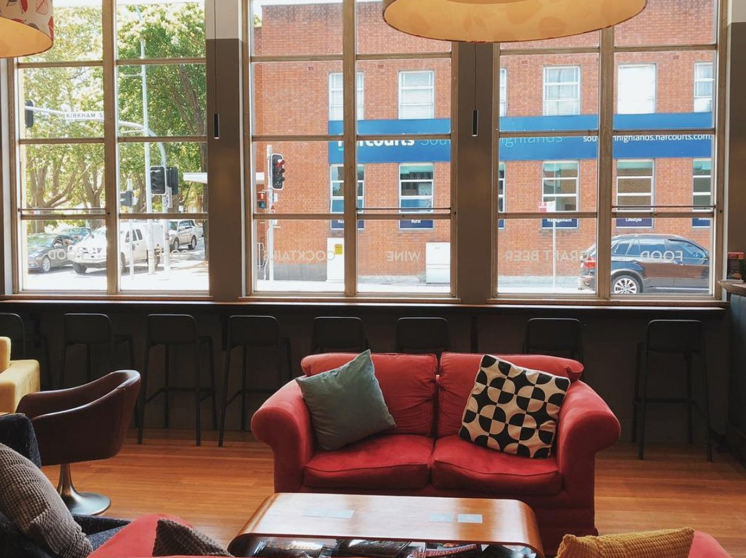 Wine Mosaic Lounge-Moss Vale必去景点