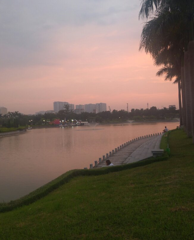 Hoa Binh Park-Bắc Từ Liêm必去景点