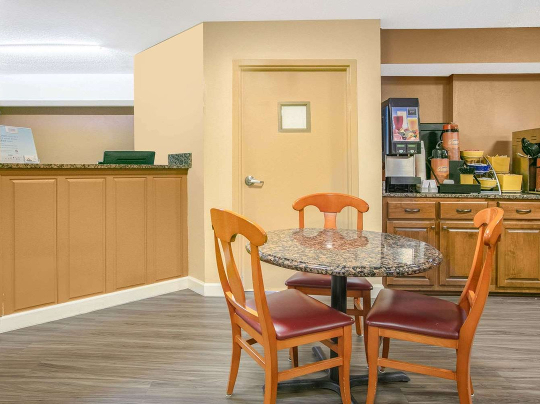 Days Inn by Wyndham Hamilton主图