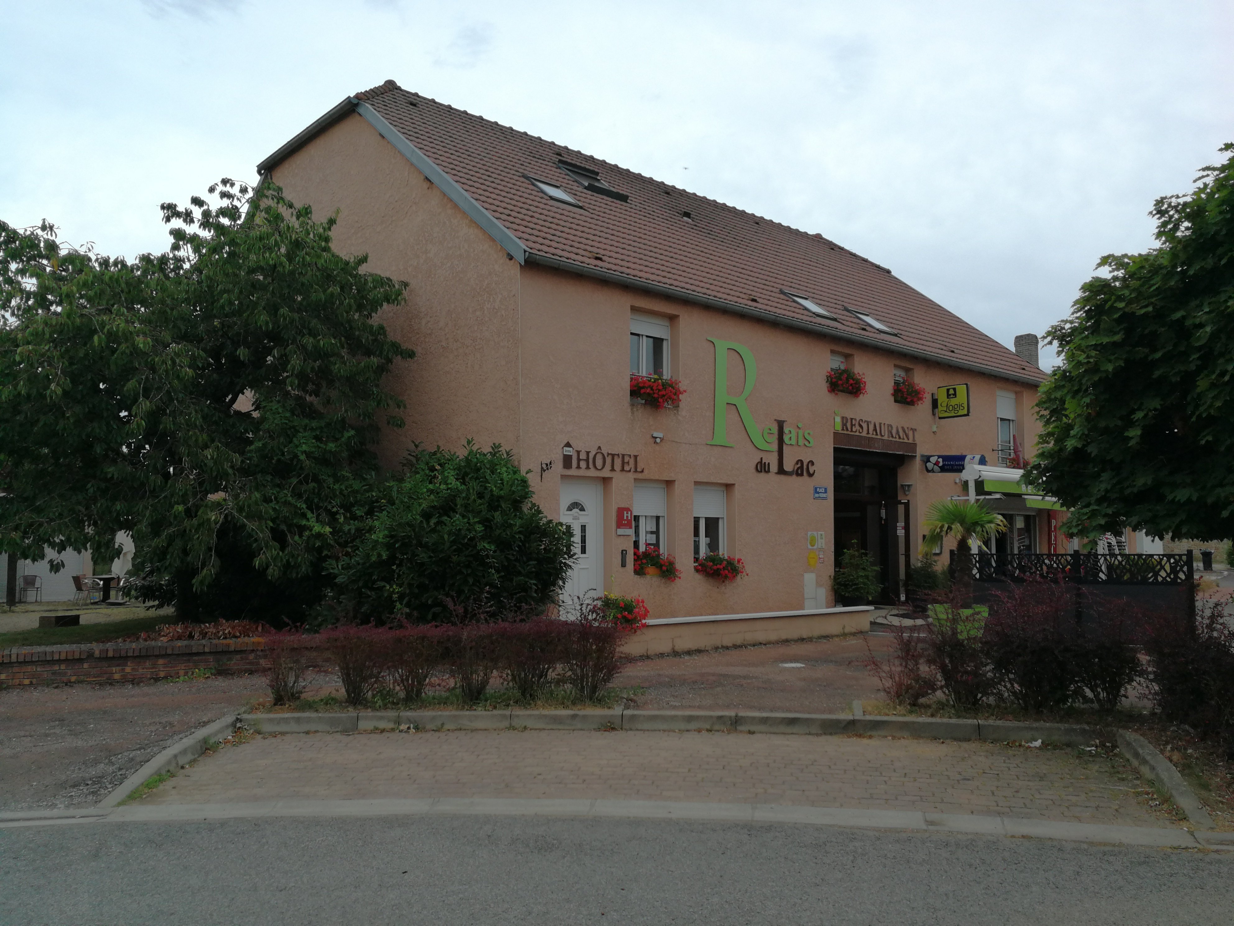 Logis Hôtel le Relais du Lac-浴室