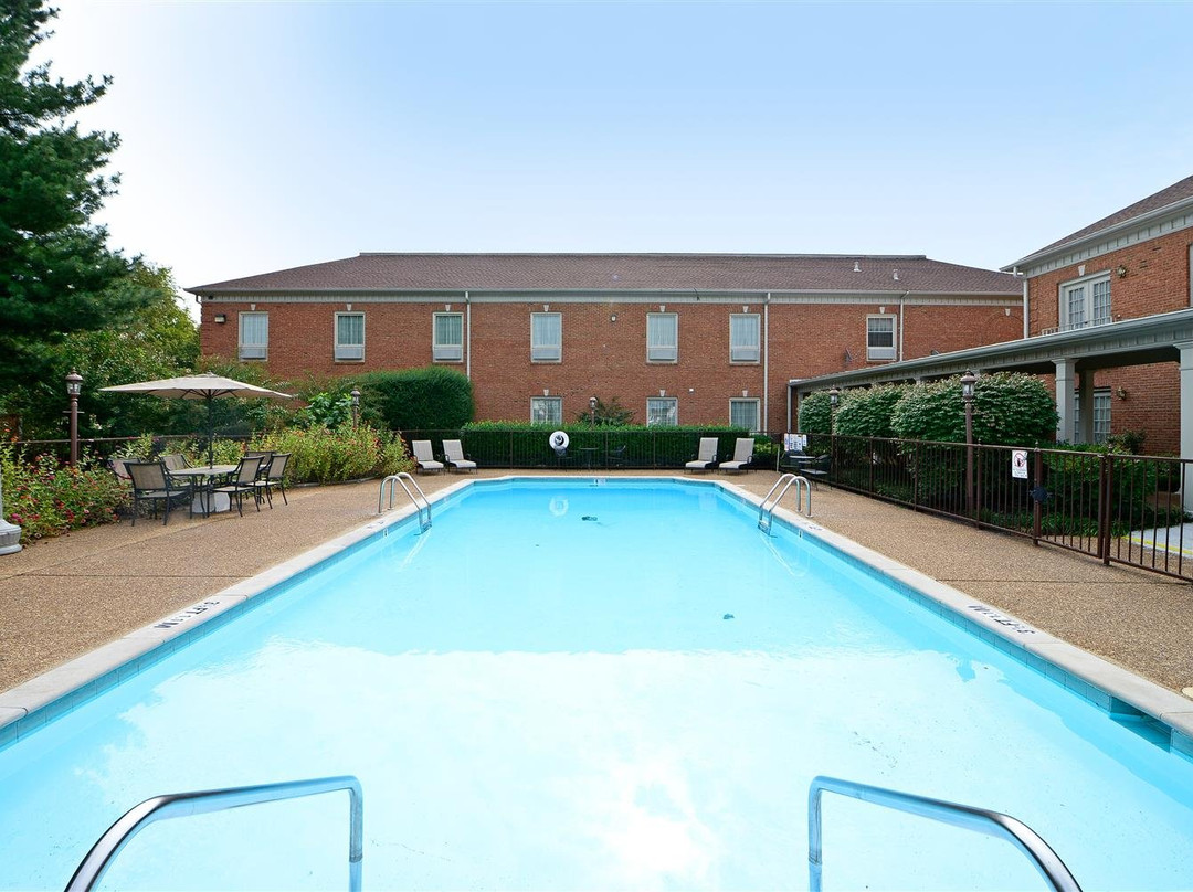 Best Western Spring Hill Inn & Suites主图