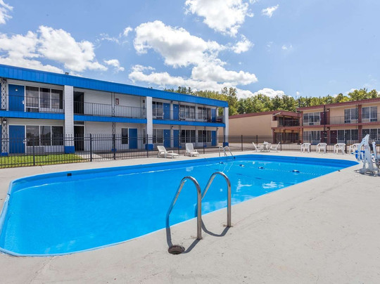 Days Inn by Wyndham Seymour主图