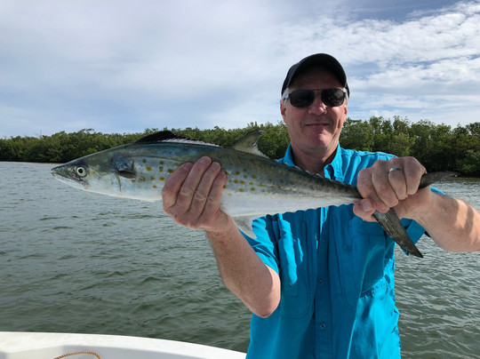 Hook & Fin Charter Fishing-迈尔斯堡海滩必去景点