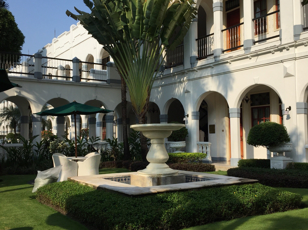 Hotel Majapahit Executive Lounge