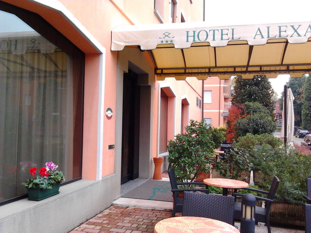 菲奥拉诺莫德内塞酒店住宿-Alexander Hotel