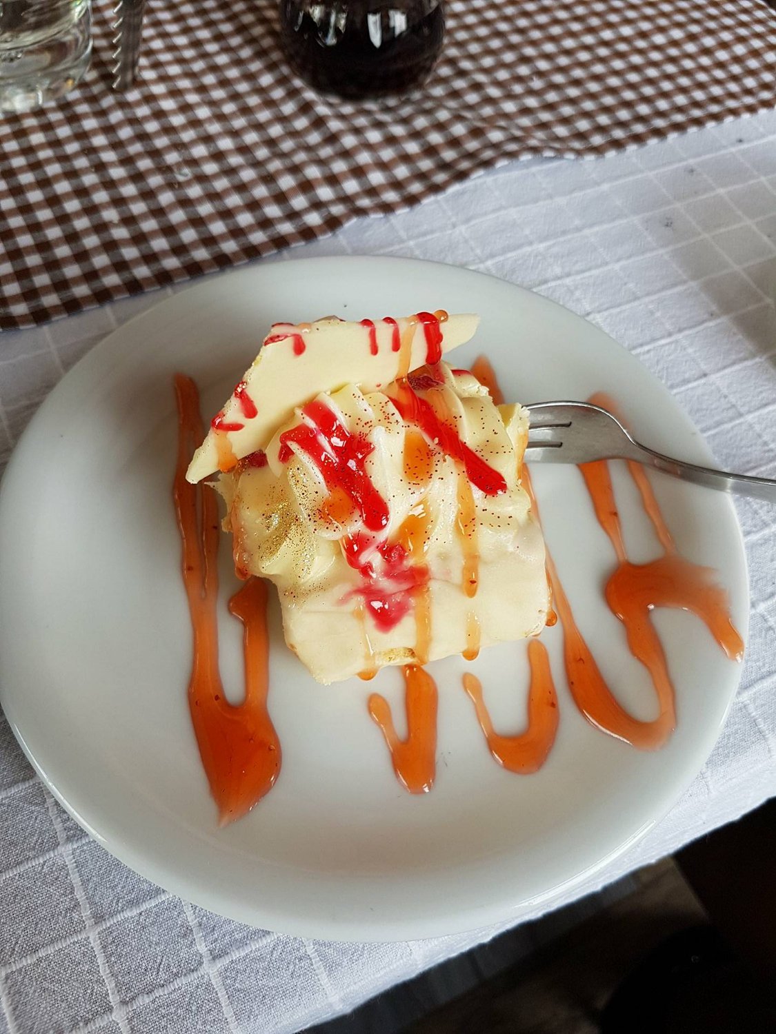 Kompleksa Apostolović-餐饮