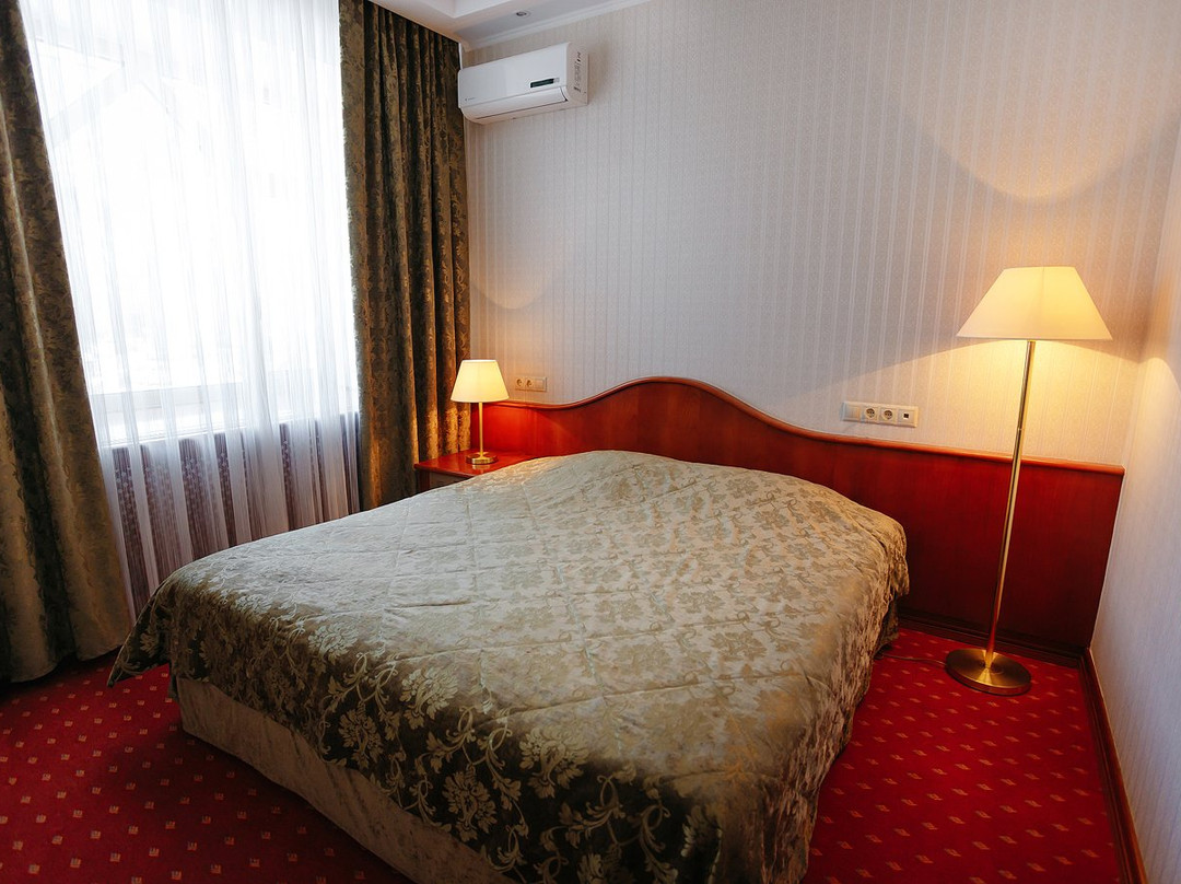 Business-Hotel Neftyanik主图
