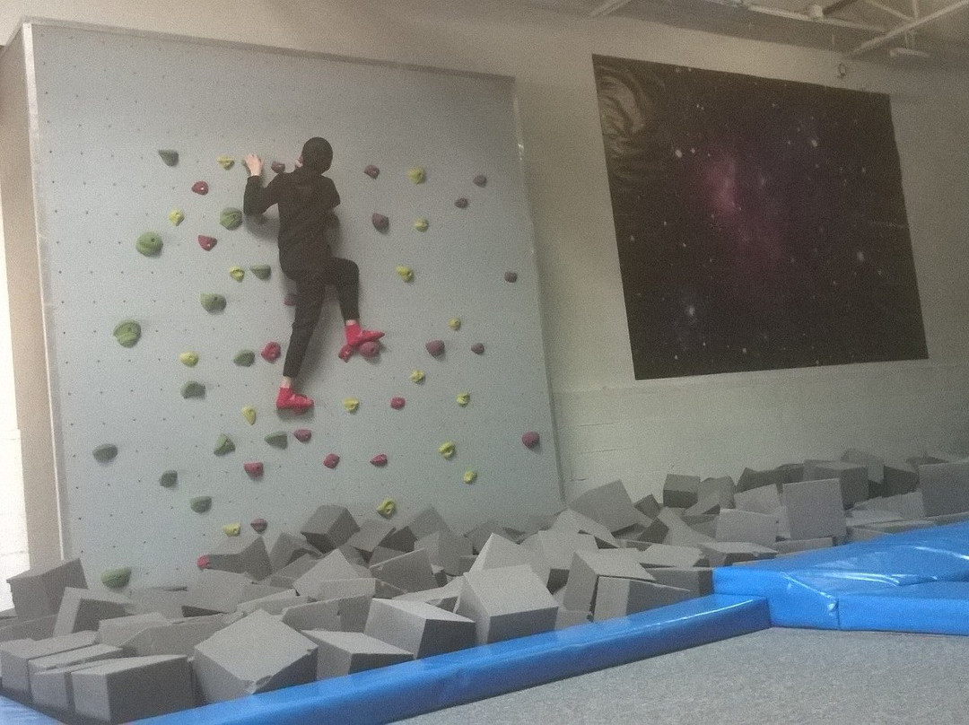 Jumper Trampoline Park景点图片