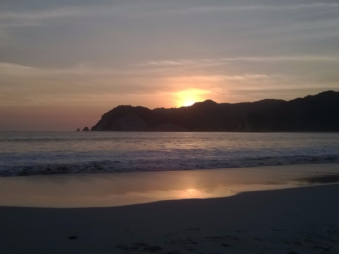 Tarimbang  Beach景点图片
