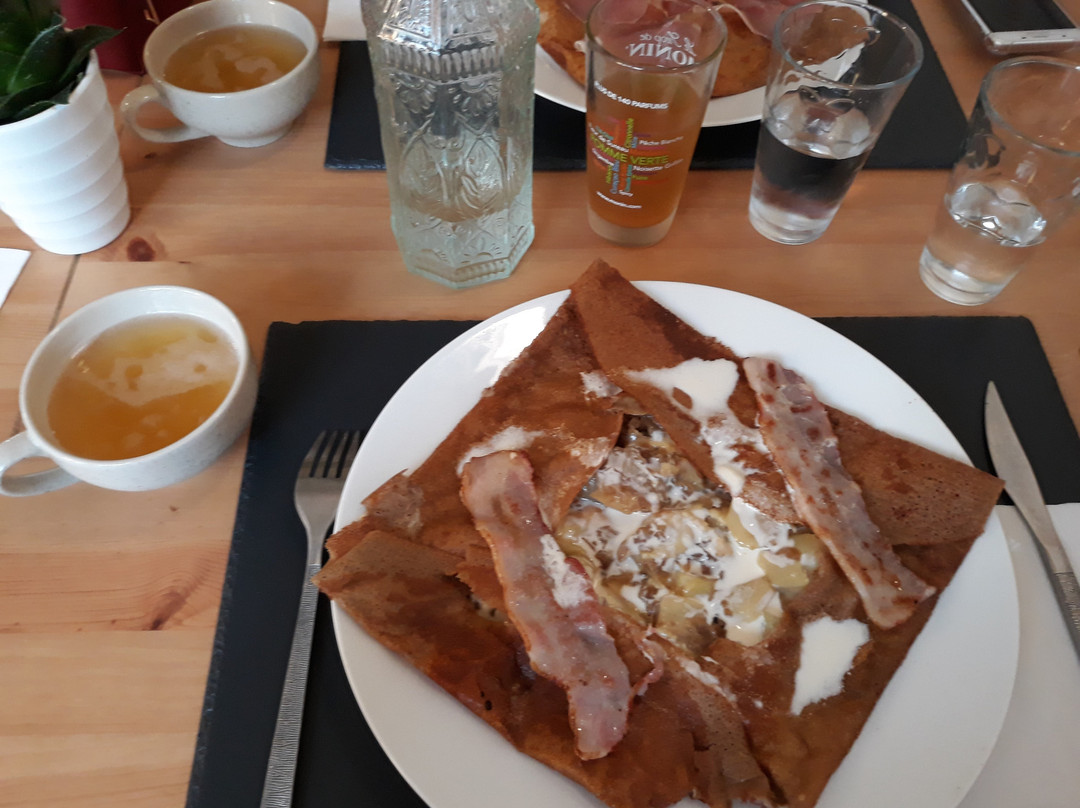 Cerdon餐馆和美食-Auberge Le Cheval Rouge