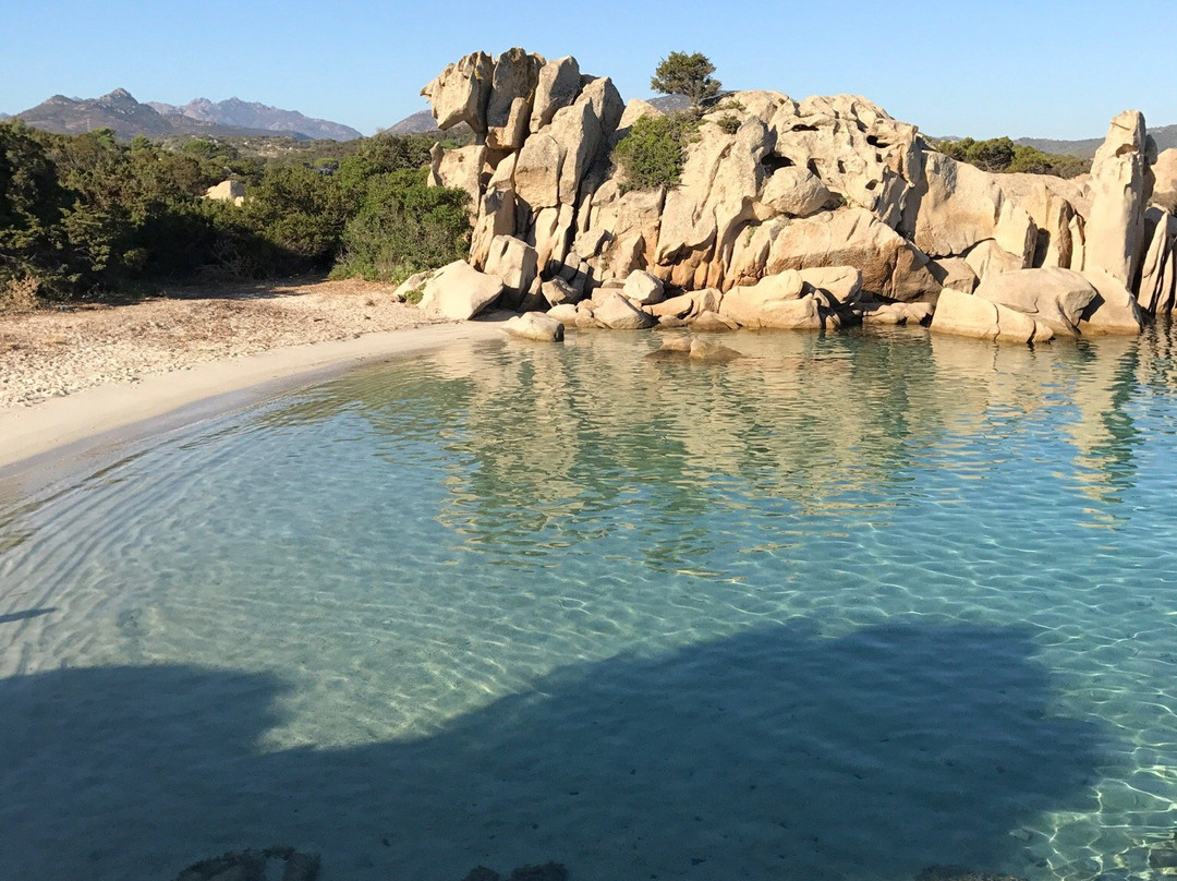 Spiaggia Delle Vacche-Baia Sardinia必去景点