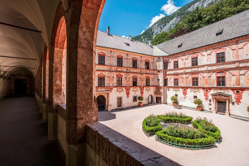 Jenbach旅游景点-Tratzberg Castle