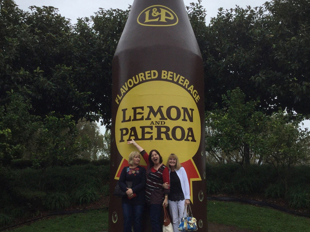 Lemon & Paeroa Bottle景点图片