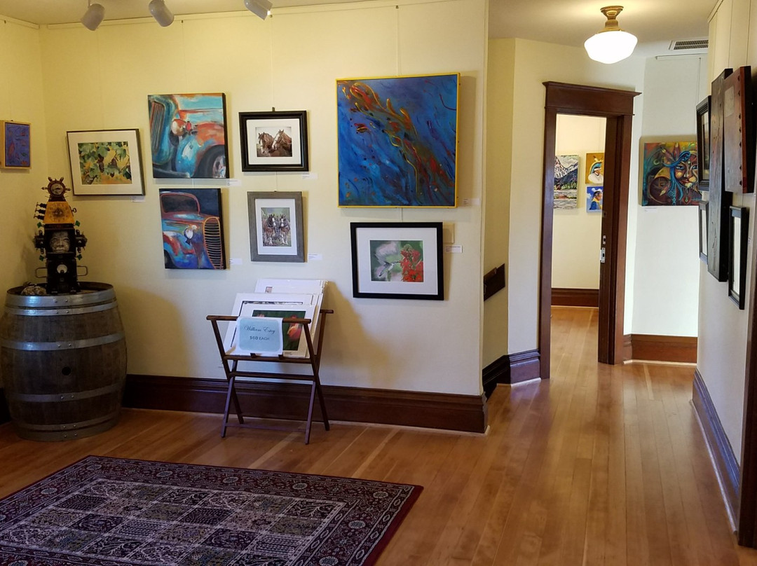 The Gallery at Ten Oaks-麦克明维尔必去景点