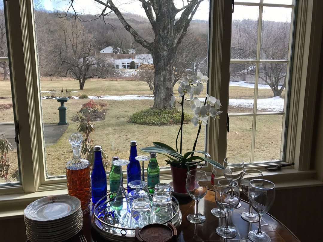 The Kent Collection | The Firefly Inn主图