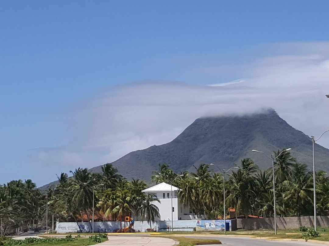 Playa El Tirano景点图片