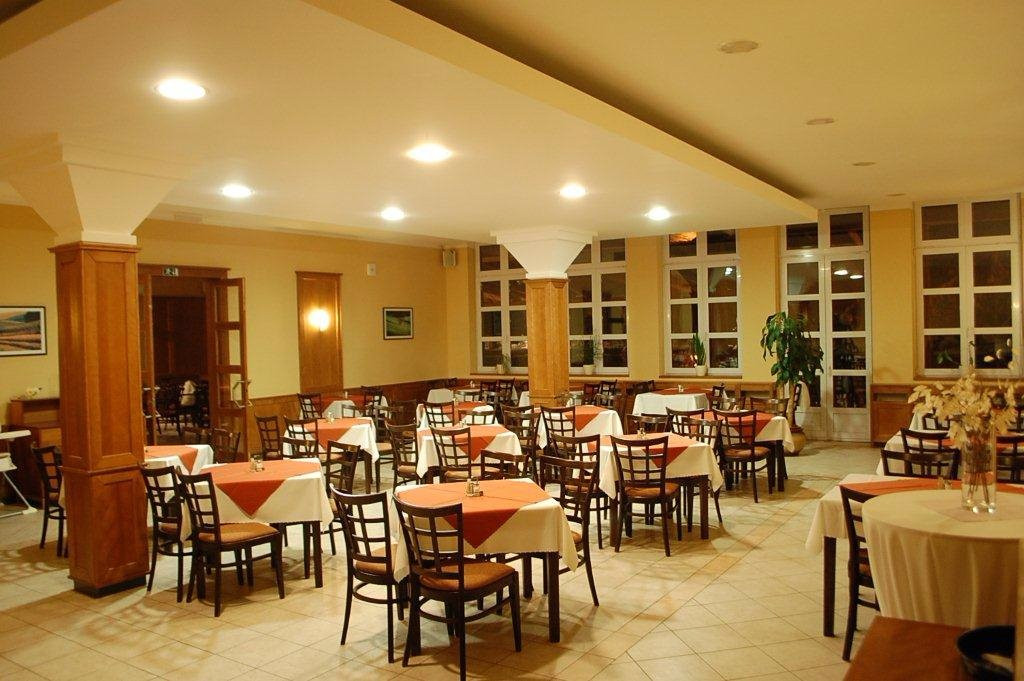 Beckov酒店住宿-Hotel Inovec