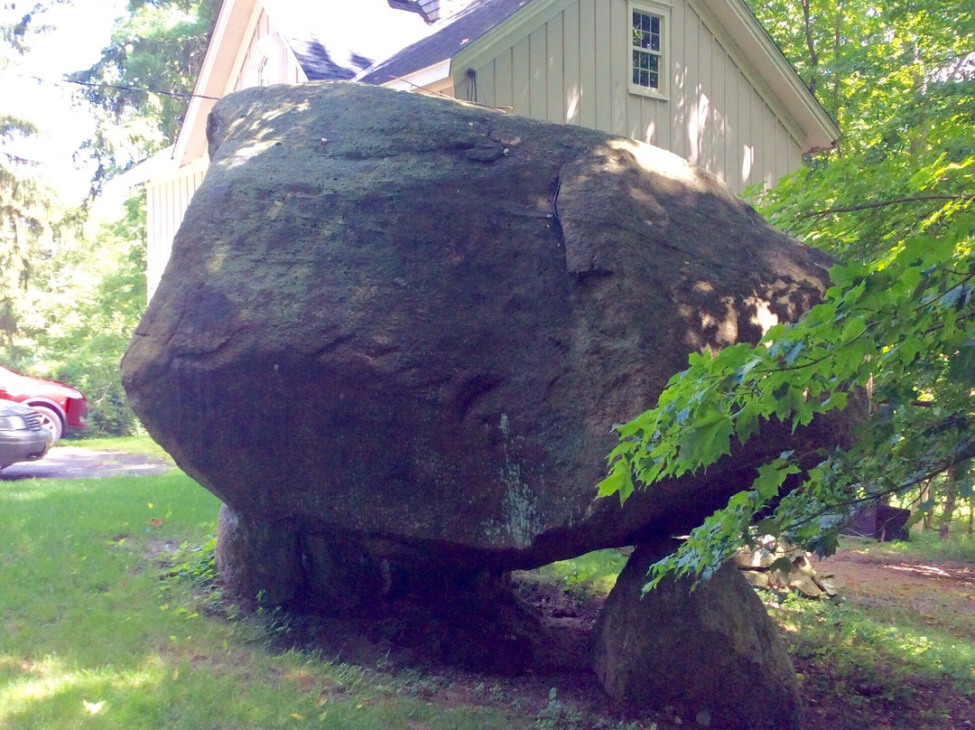 North Salem Balanced Rock-North Salem必去景点