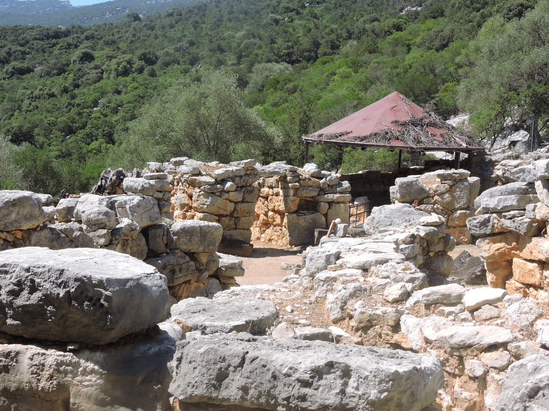 Oliena旅游景点-Villaggio Nuragico Sa Sedda E Sos Carros