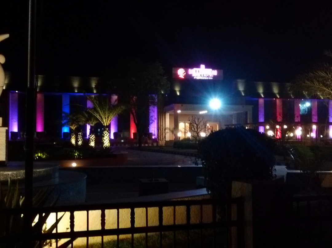 Millionaire Hotel & Resort主图