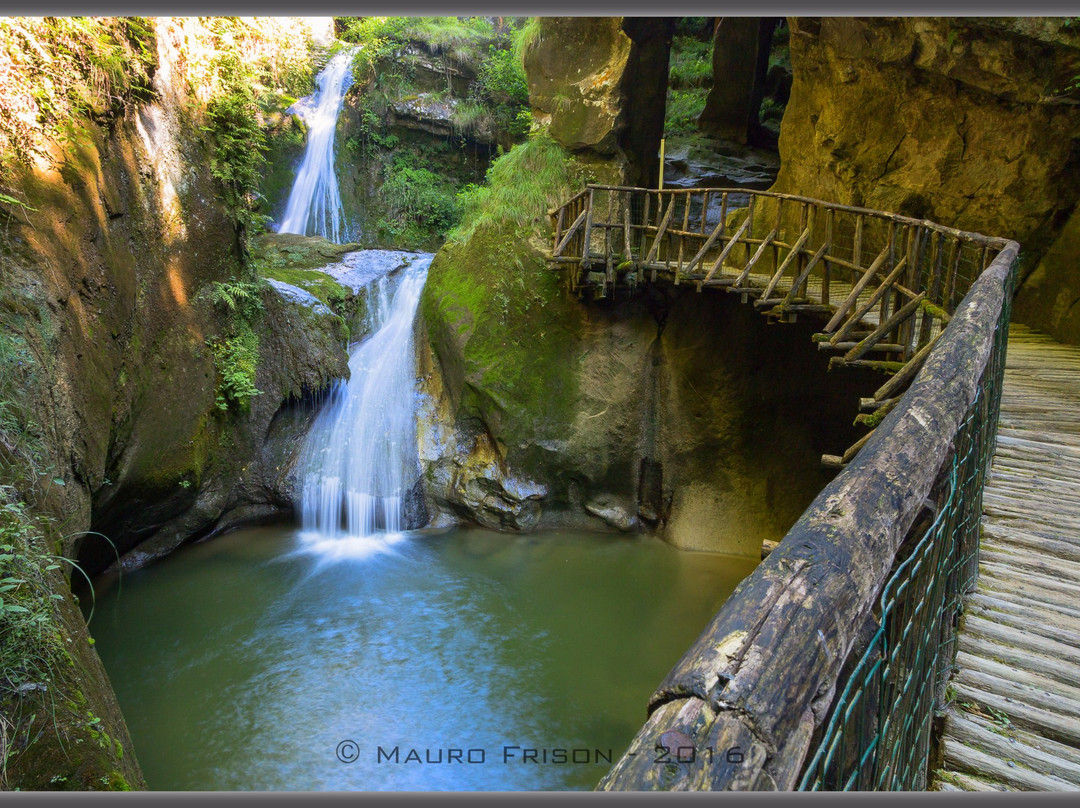 Grotte del Caglieron景点图片