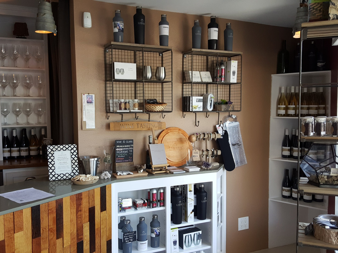Larner Vineyard & Winery Tasting Room-洛斯奥利沃斯必去景点