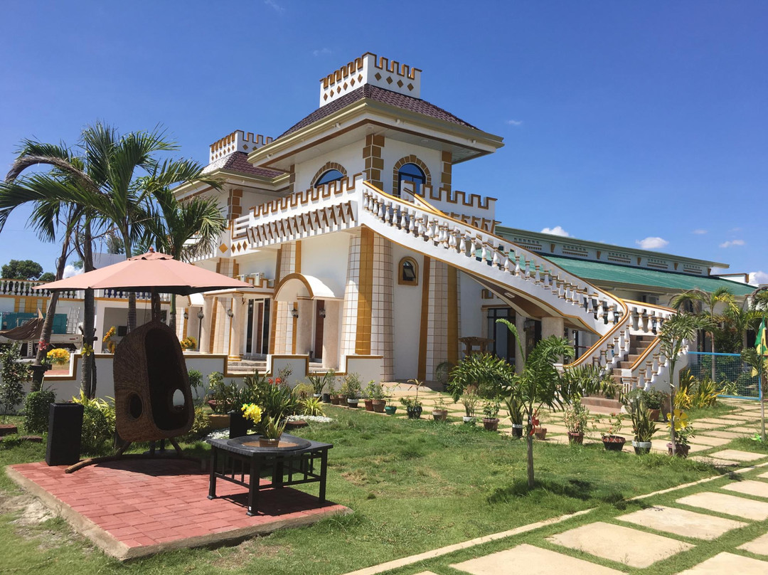 Golden Castle Resort-San Carlos必去景点