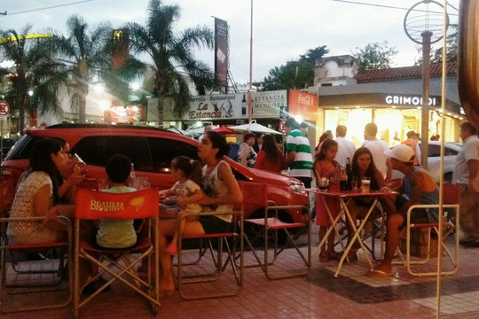 Cabalango餐馆和美食-Racing Cafe