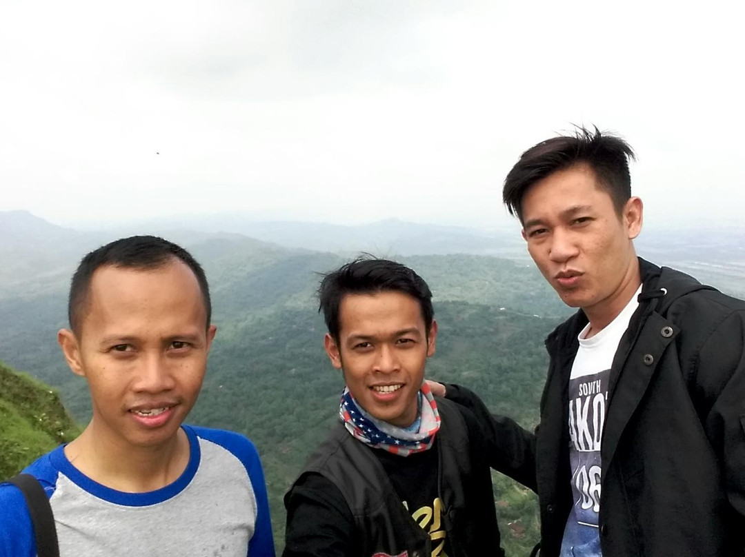 Puncak Tugu Batara Sriten-基杜尔山必去景点