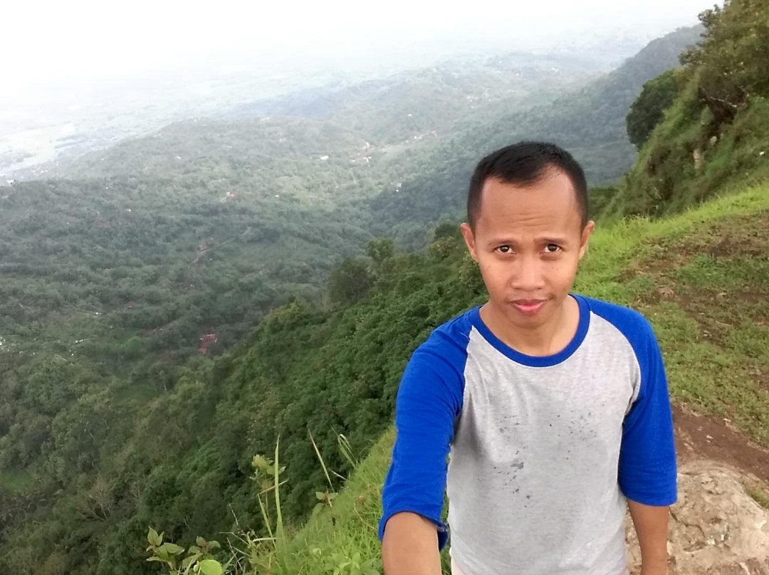 Puncak Tugu Batara Sriten-基杜尔山必去景点