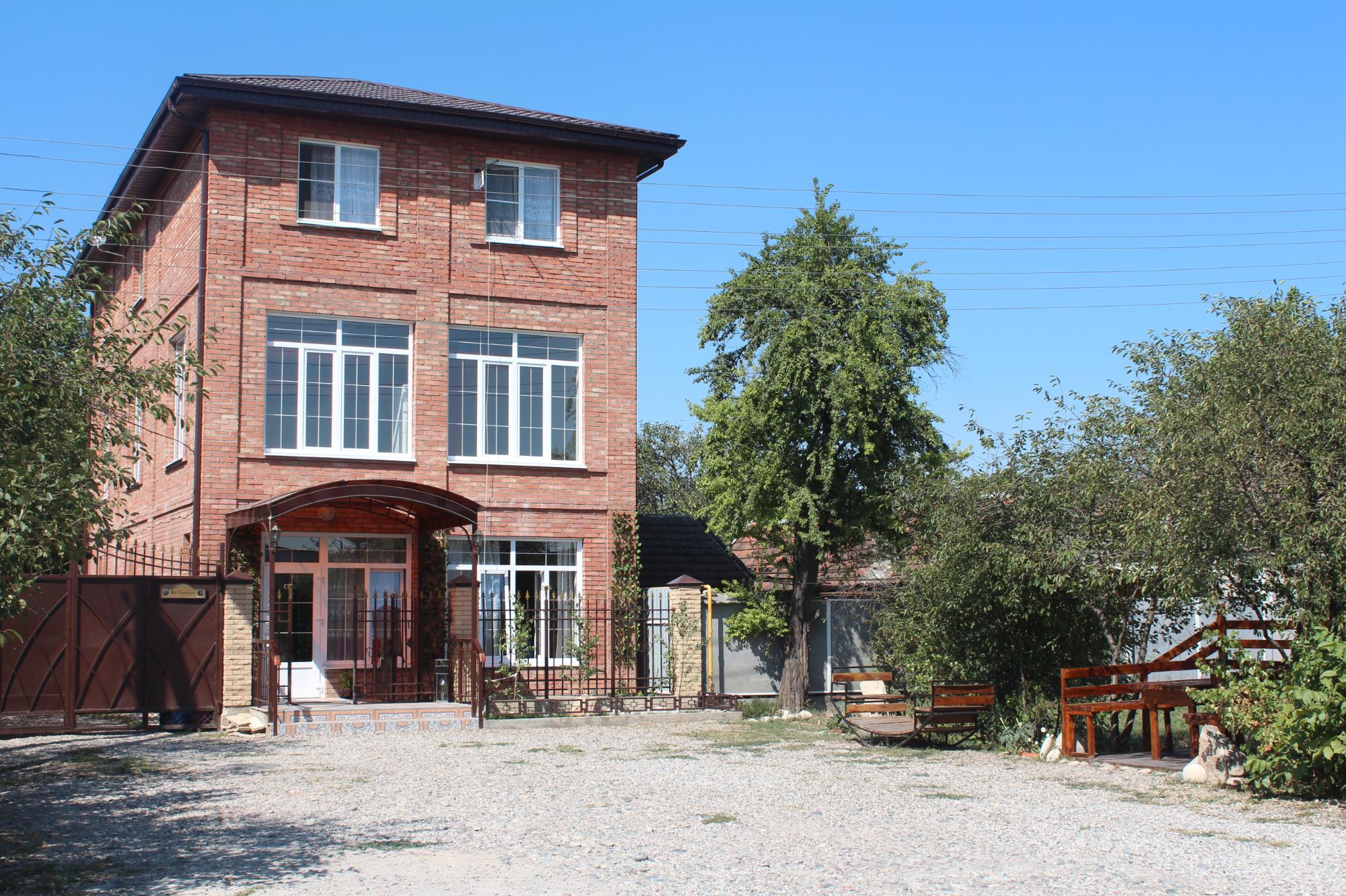 Guest House U Druzey-客卧