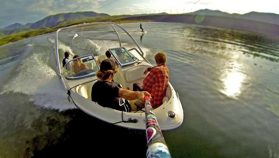 Sky High Kitesurfing-Giba必去景点