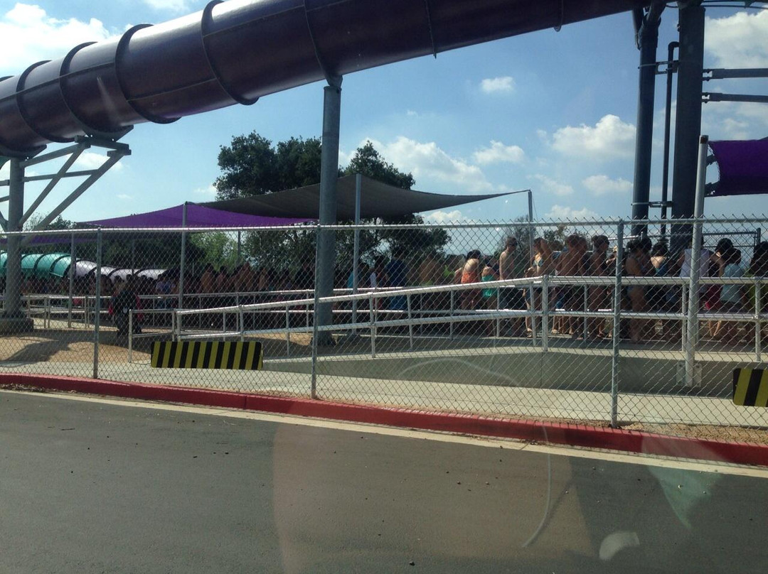 狂潮水上乐园-圣迪马斯必去景点