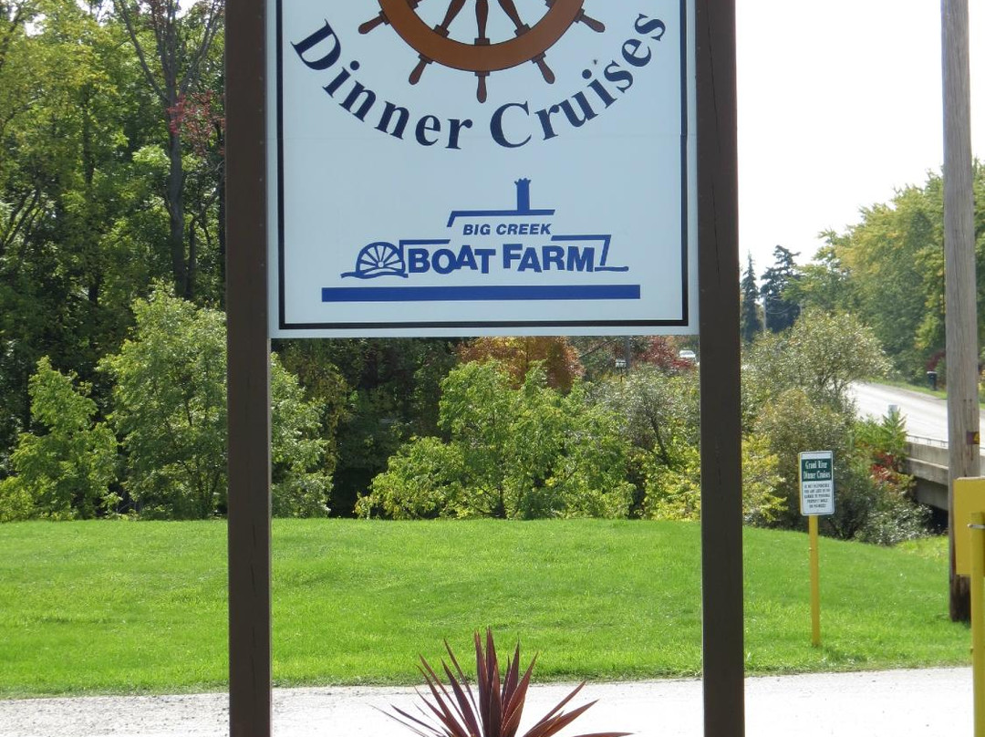 Grand River Dinner Cruises景点图片