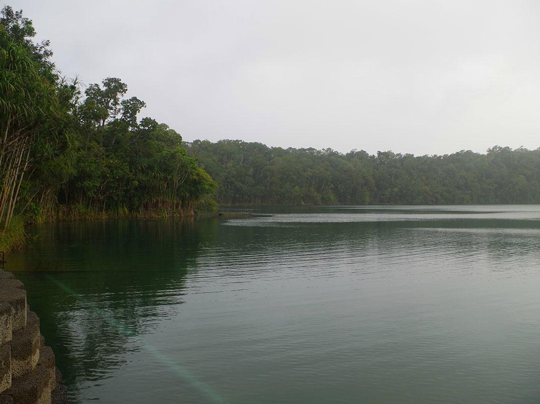 Lake Eacham Crater Lakes National Park-Lake Eacham必去景点