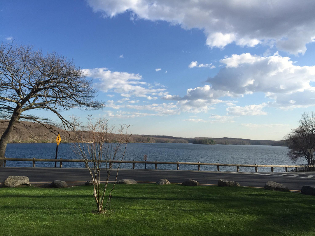 Lake Tiorati Beach - Harriman State Park景点图片