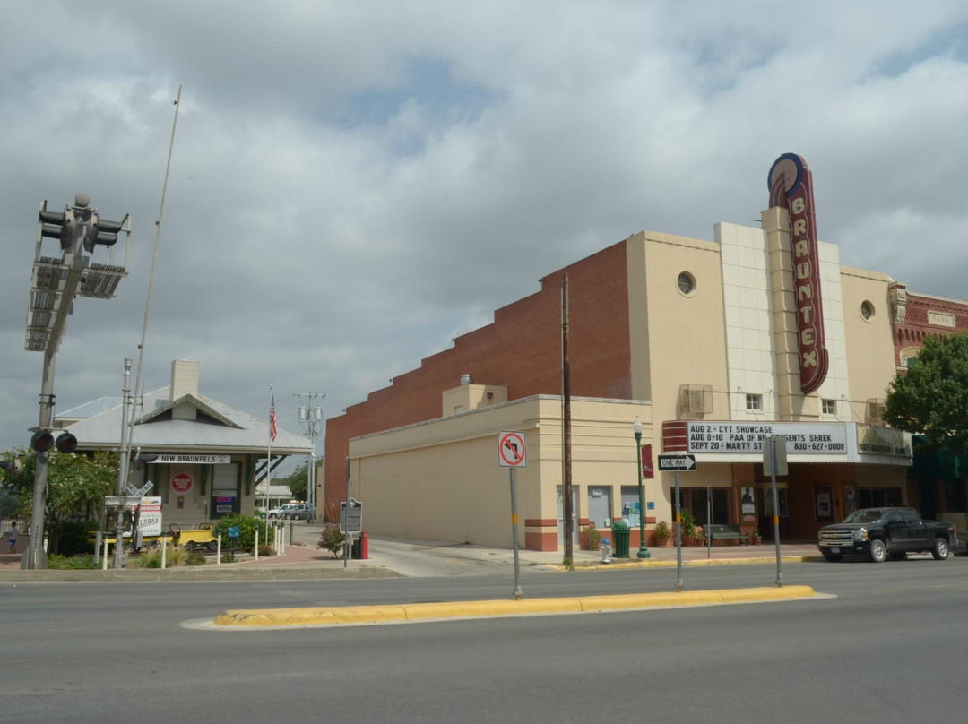 The Brauntex Performing Arts Theatre-新布朗费尔斯必去景点