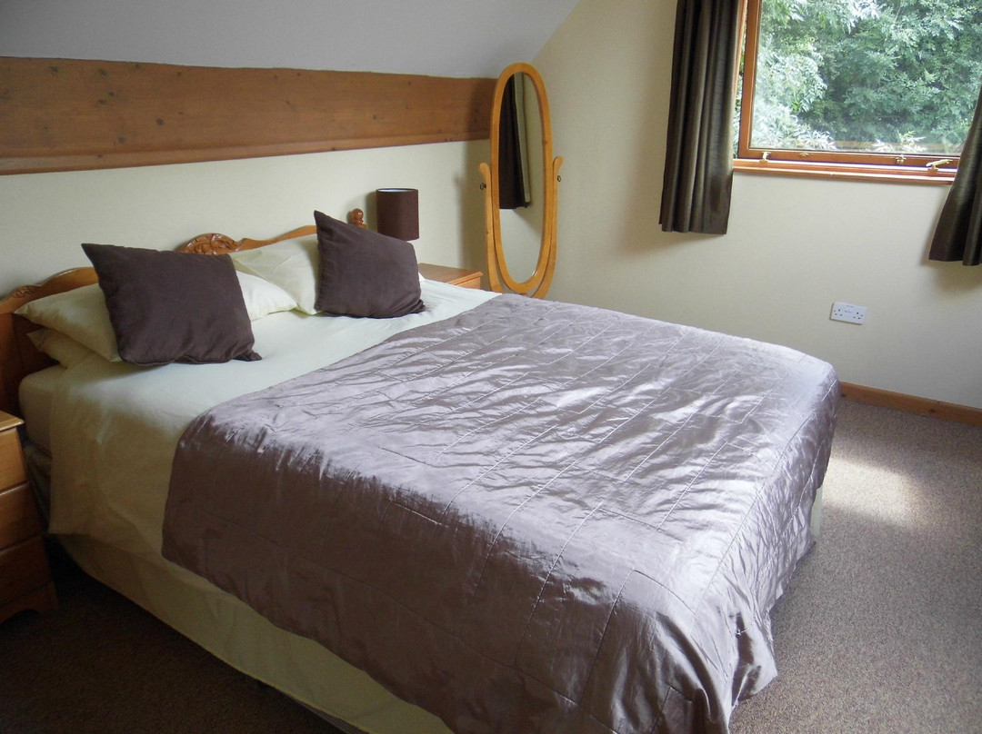 Whipcott Water Cottages