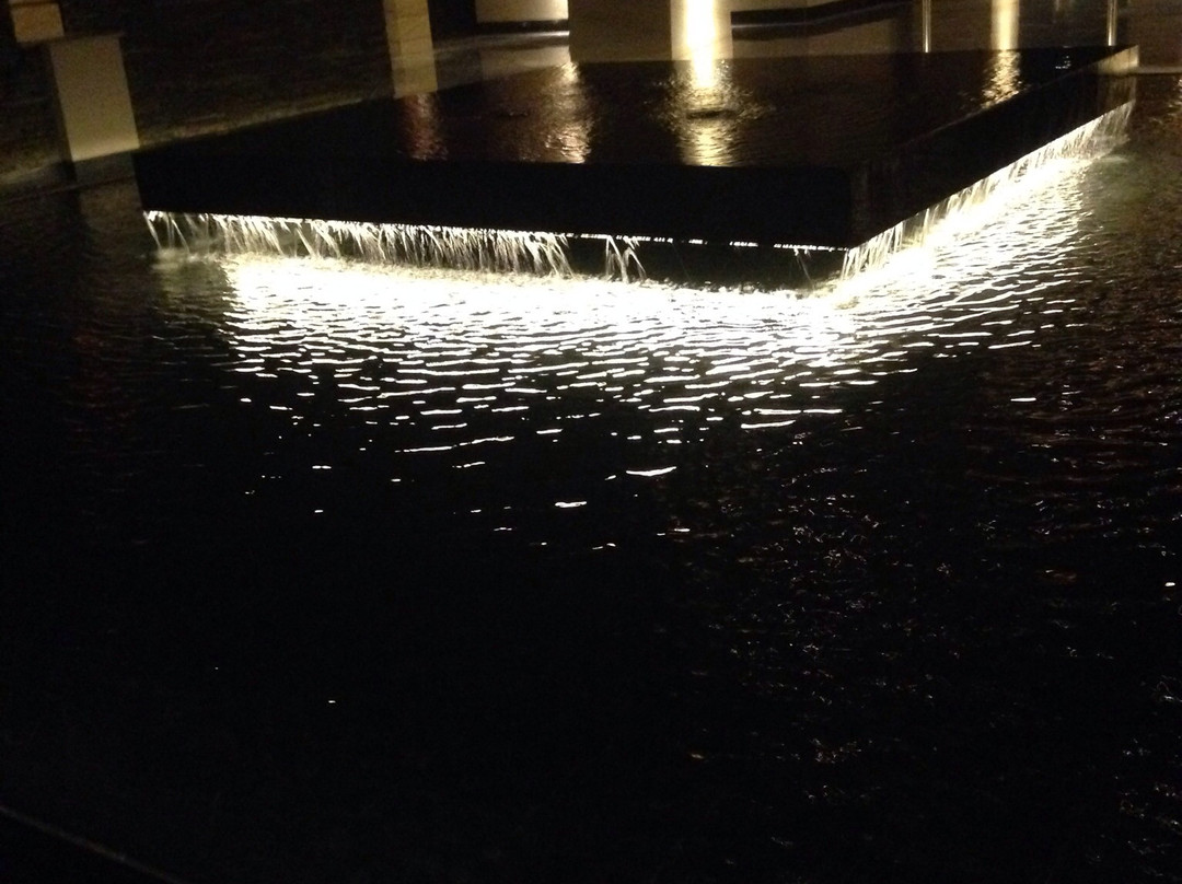 武汉光谷希尔顿酒店主图