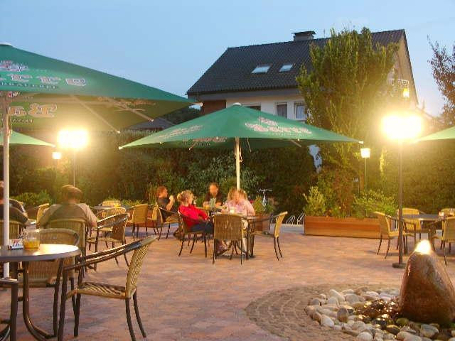 湖波特斯酒店餐厅主图